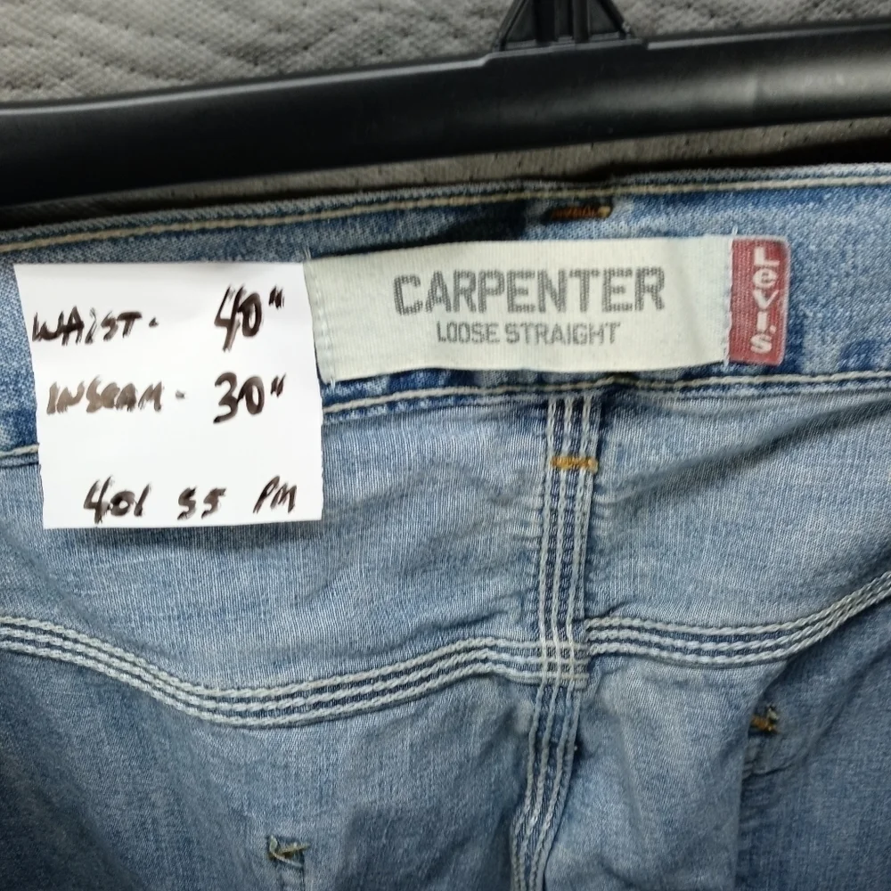 Levi's loose straight men's carpenter blue jeans sz 40x30.   401 55pm